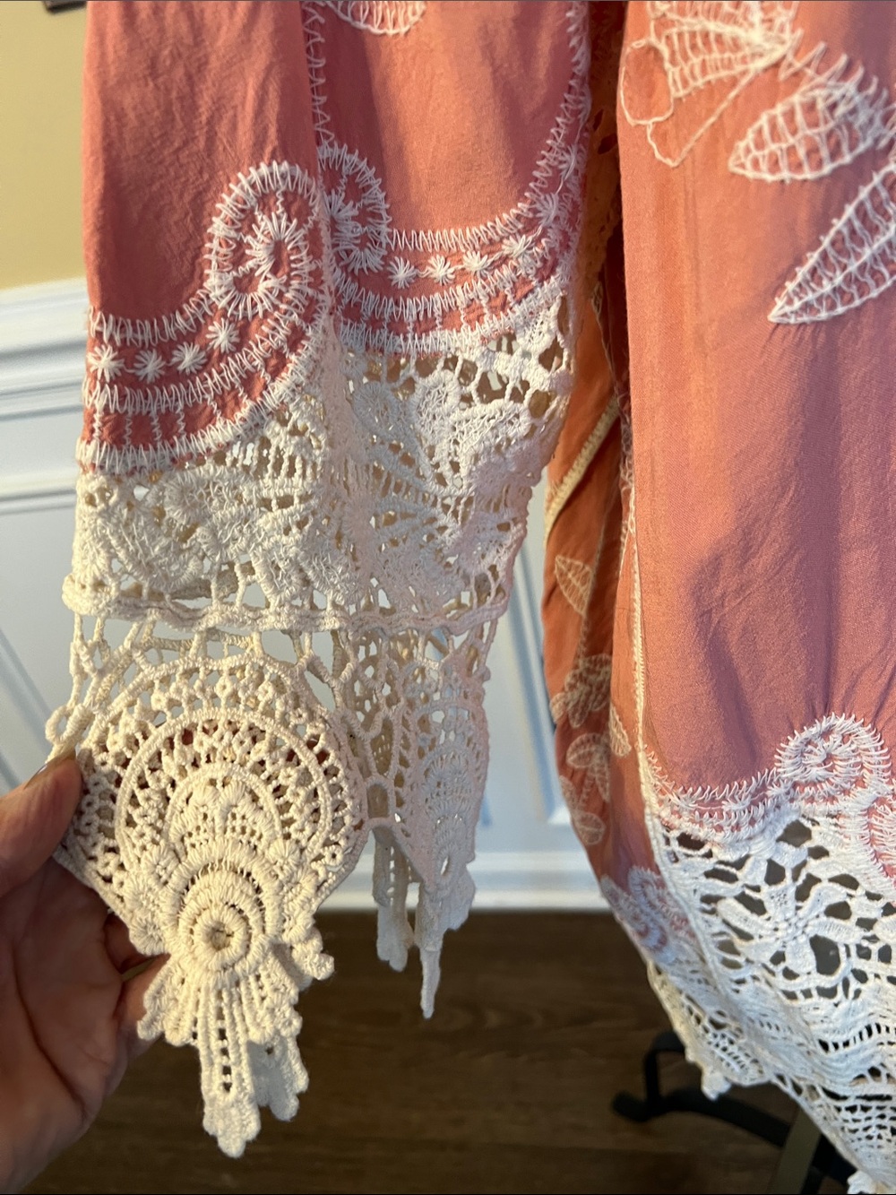 Rose Pink Embroidered boho Crochet-Trim Tunic Top - Picture 4 of 8